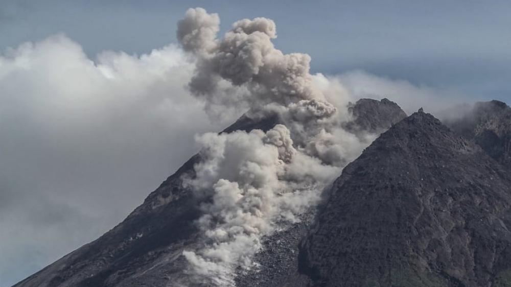 Gambar Gunung Merapi Muntahkan  Mega Panas, Waspadai Potensi Bahaya 7 Kilometer 