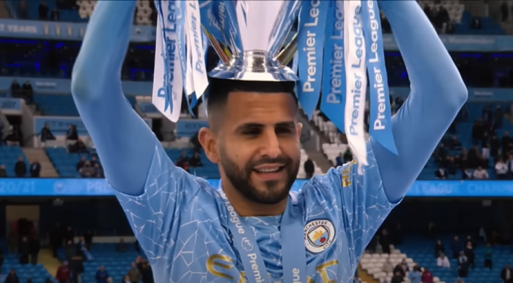 Gambar Selesai Mengabdi, Riyad Mahrez  Formal Tinggalkan Man City 