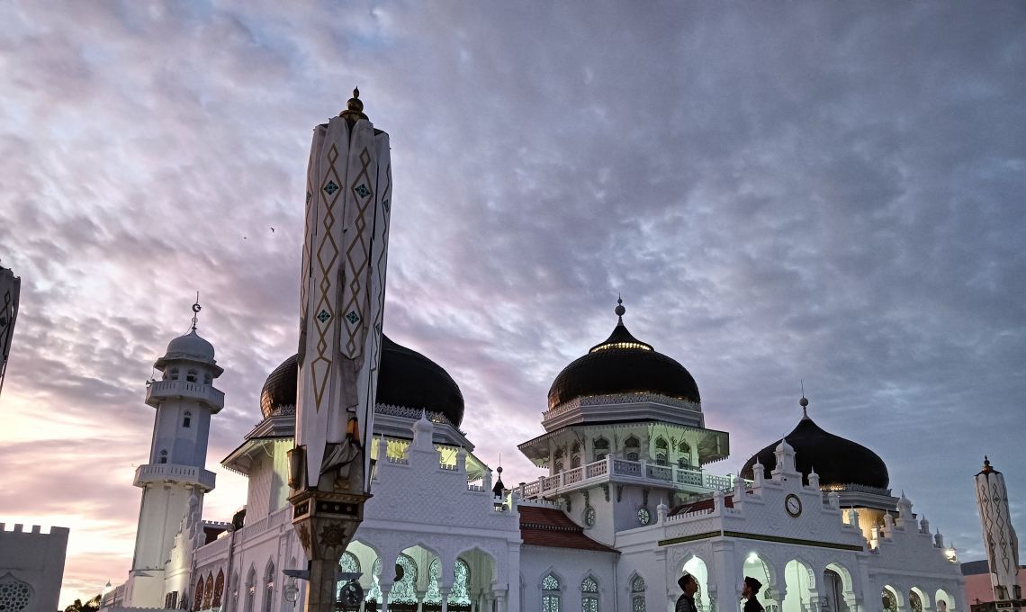 Gambar Daya Tarik Spiritualitas Di Masjid Raya Baiturrahman, Aceh.