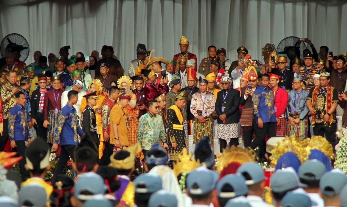 Gambar Untuk Upacara Apa Saja Kostum Tradisional Riau Biasanya Digunakan?